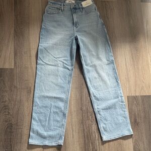 Hollister Women's Light Blue Straight Leg Jeans Size: 0